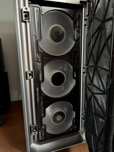 Fractal Meshify 2 Compact front closing plates — Image 2 of 4