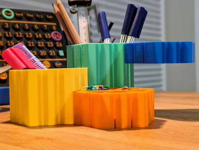 Rapid & Economical Modular Hexagon Storage System — Image 4 of 11