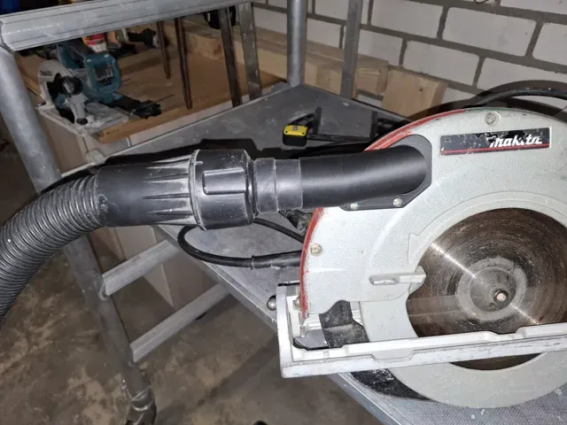 Makita 5903R Dust collection port. — Image 7 of 9