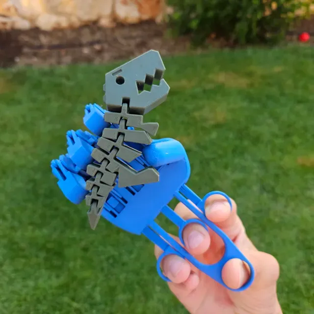 Overengineered Mechanical Hand V2 - 4 Fingers! — Image 4 of 8