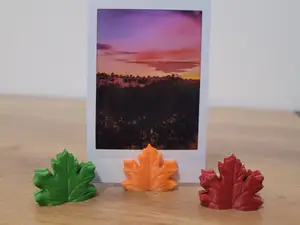 Maple Leaf Photo & Note Stand