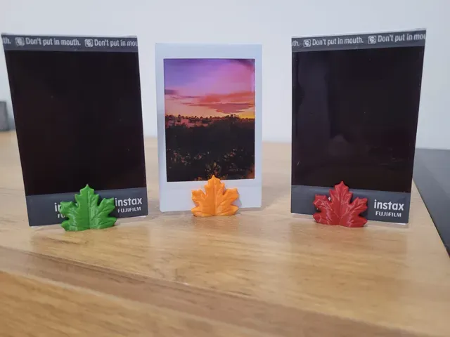 Maple Leaf Photo & Note Stand — Image 3 of 4