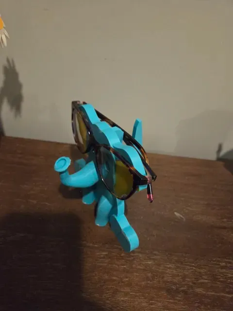 Ellie the Elephant – Gentle Giant Glasses Holder — Image 5 of 11