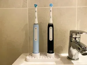 Electric Toothbrush Holder with Drain - Oral B iO