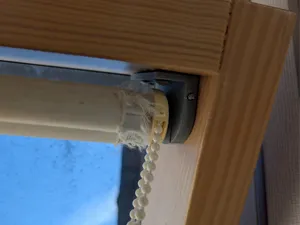 Bracket for roller blinds