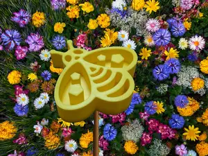 Insect potions / bee waterer for your garden