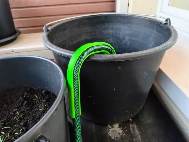 Customizable Hose Guide Hook for Garden Hoses