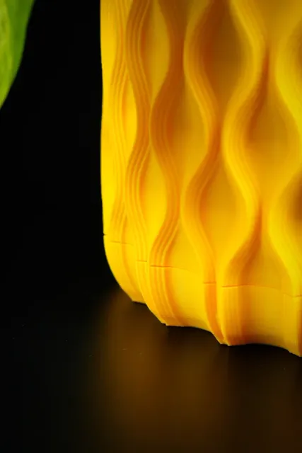 PLANTER WITH TWISTABLE DRIP TRAY - WAVES — Image 4 of 5