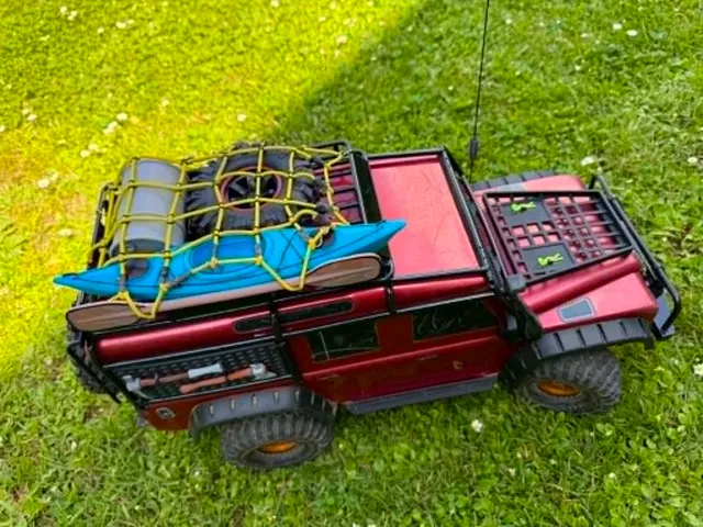 Kayak with paddle 1:10 for Traxxas TRX 4 Defender — Image 8 of 8