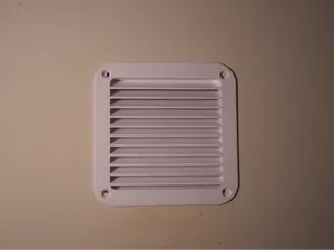 Quadratisches Lüftungsgitter 120 × 120 mm