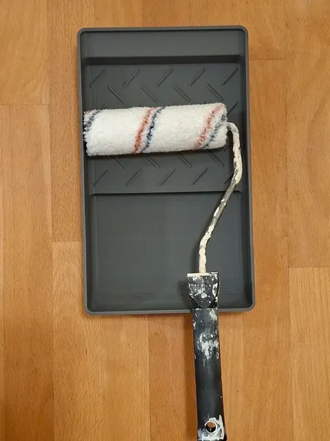 Ergonomic Paint Tray, Multi-Grip & Textured Grid — Image 2 of 7