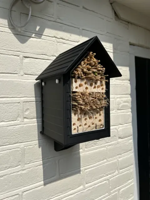 Classic design - insect hotel - bee hotel — Фото 4 из 11