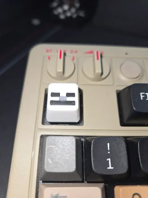 Minecraft Skeleton Keycap - Cherry MX-Mechanical — Image 2 of 3