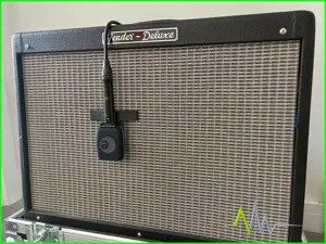 Hanging 'side address' Mic Stabiliser e906 e609