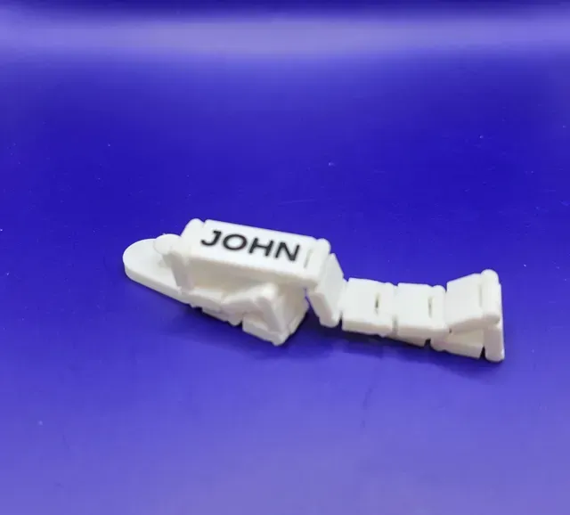 Customizable shackle bracelet with your text — Image 7 of 8
