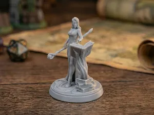 Arcane Sorceress Mage with Staff & Spellbook 32mm