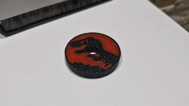 Vinyl Adapter 45 RPM (7") Jurassic Park — Image 2 of 4