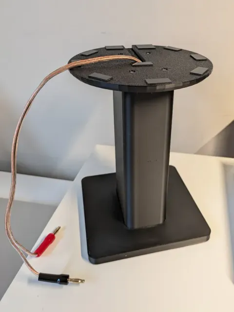 Bookshelf speaker stand — Image 3 of 8