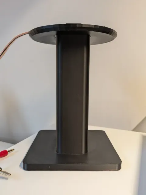Bookshelf speaker stand — Image 4 of 8