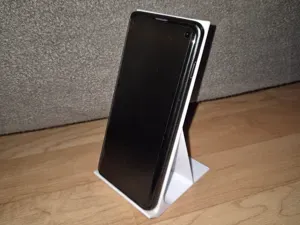 Minimalist Phone Stand–Desk Holder for Smartphones