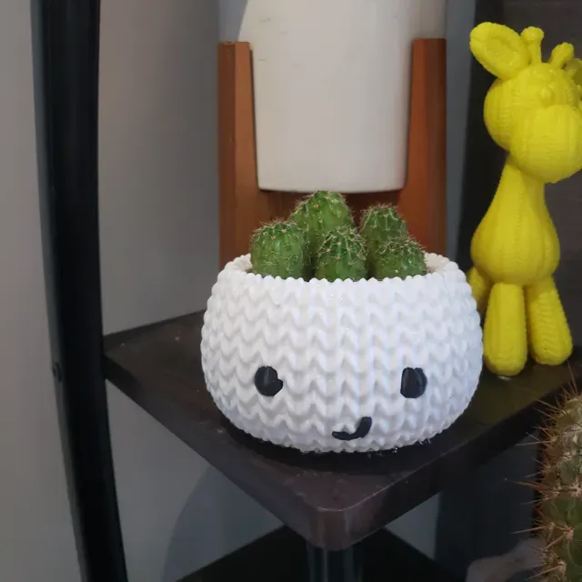 Happy crochet knitted planter pot — Фото 2 из 2