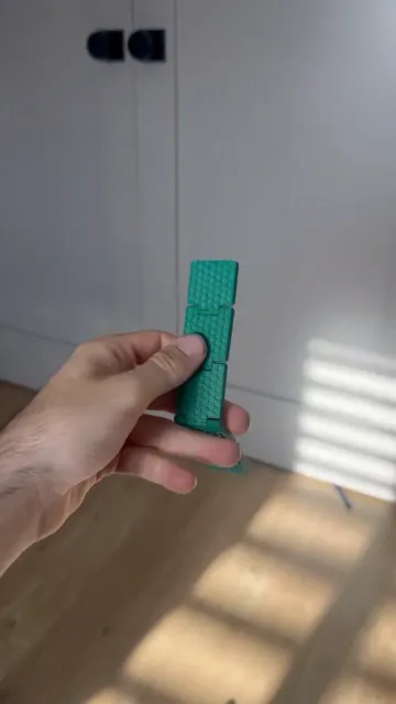 HoneyFlip Fidget Strip | Print-in-Place Desk Toy — Фото 3 из 3