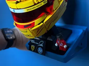 LEGOs F1 helmet HAM 43014 and LEC 43014 wall mount