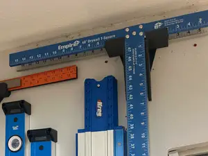 DOUBLE DRYWALL SQUARE HANGAR