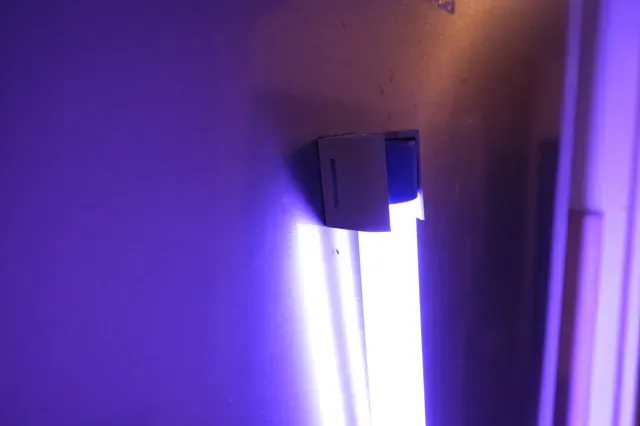 Magnetic (or/and velcro) led light tube holder — Image 7 of 8
