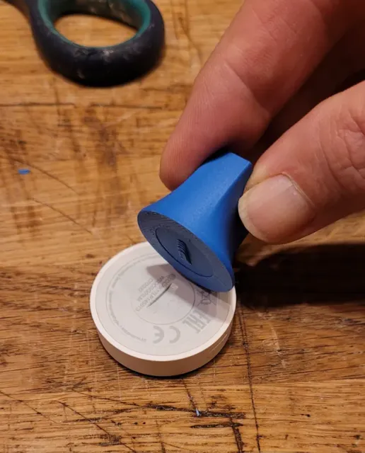 "Screwdriver" to open the battery cover of the Xiaomi and Aqara Sensors — Image 3 of 5