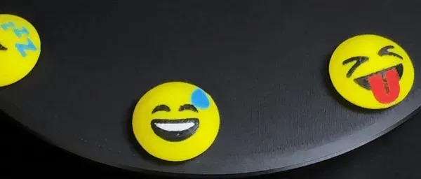Emoji Fidget Clicker — Swap Faces, No Supports — Фото 2 из 6