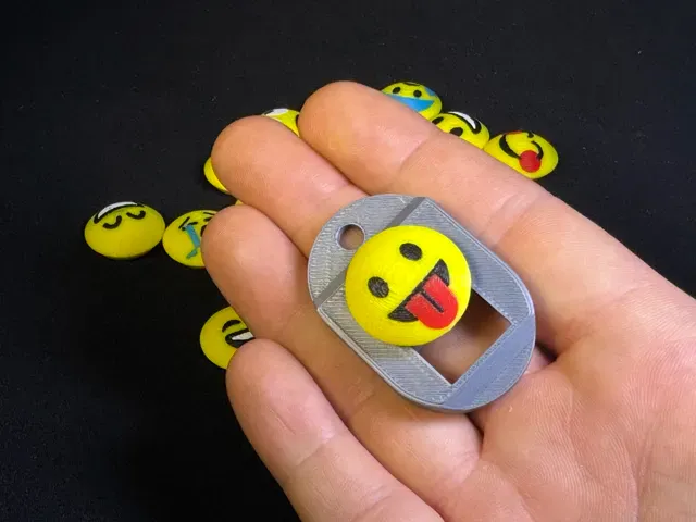 Emoji Fidget Clicker — Swap Faces, No Supports — Фото 3 из 6
