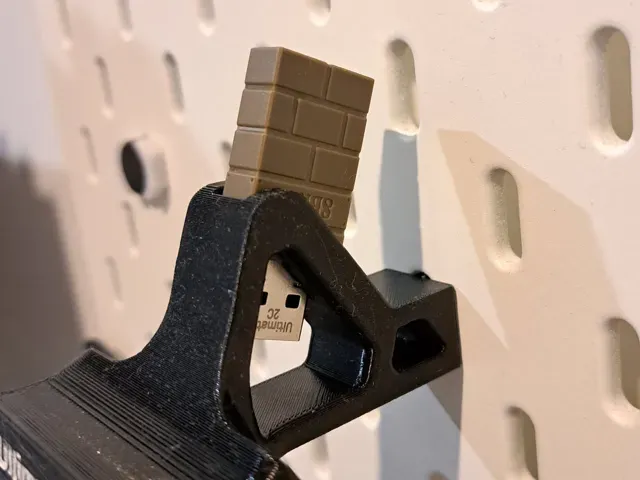 8Bitdo Ultimate 2c - skadis holder — Фото 3 из 4