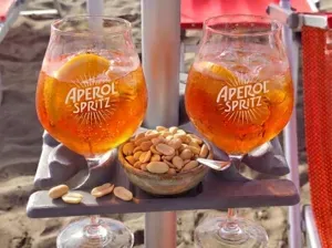 Beach Umbrella Wine, Aperitif & Drink Holder