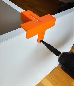 3 T hand