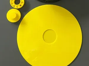 Rotating spray paint stand for spools