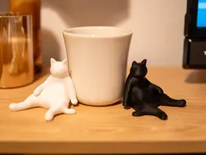 Lazy Relaxing Cat – Laid-Back Cat Figurine