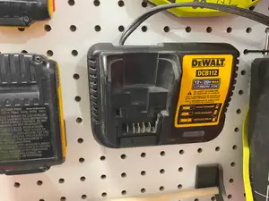 Dewalt 12-20v (Bauer) Charger Pegboard DCB112