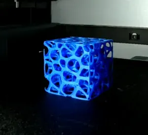 Voronoi cube (stronger links)