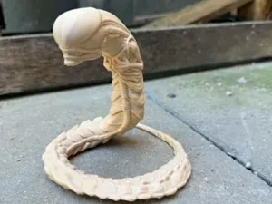 Alien Chestburster attacks