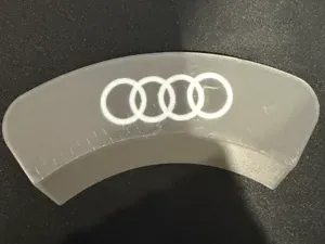 Audi Logo auf Frontplatte