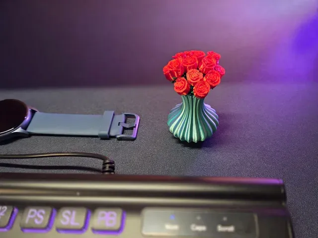 Build a Bouquet – A Wee Rose | Tiny Flower w/ Stem — Image 5 of 5