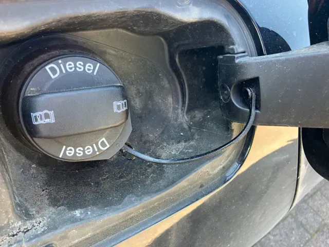 VAG Tankdeckel-Verliersicherung VW Skoda Seat Audi — Фото 2 из 3
