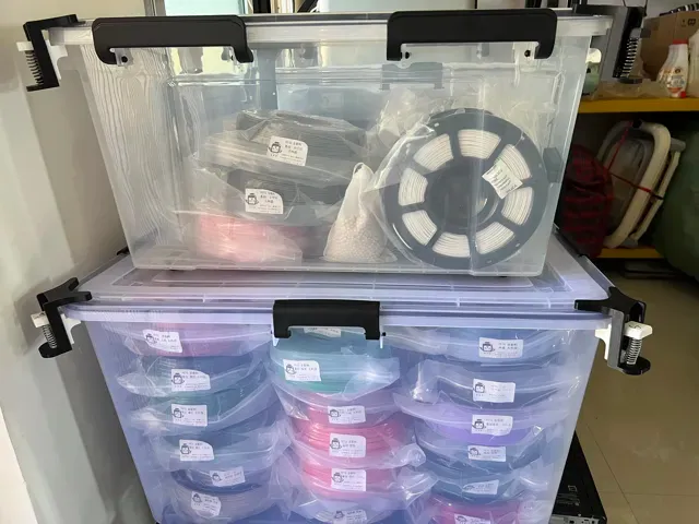 干燥密封通用快速夹-卡扣 (适用市面9成箱体-大小收纳箱-米桶-医药箱等） — Image 2 of 5