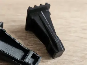 Reanult 8200920658 clip pin fastening threshold