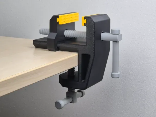 100% 3D-Printed Bench Vise