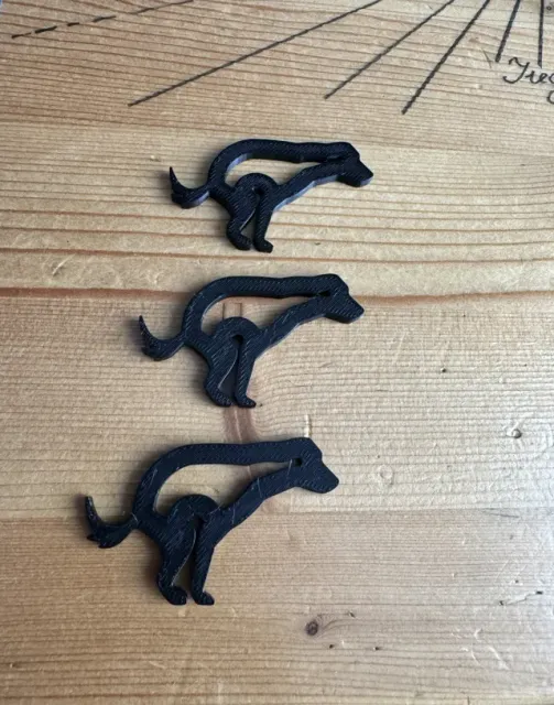 Chips Clip Dog Shitting — Image 3 of 3
