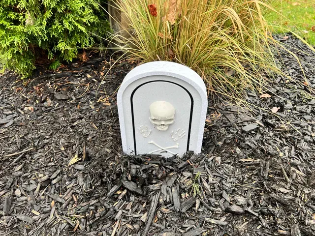 Spooky Halloween Tombstone Decoration — Фото 3 из 9