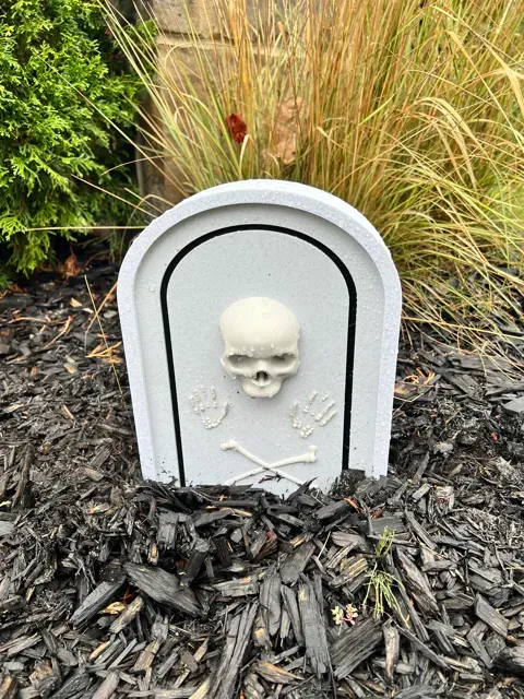 Spooky Halloween Tombstone Decoration — Фото 7 из 9