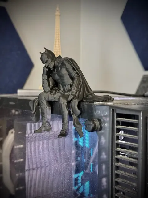 Sad Batman sitting on a Ledge Figurine! — Фото 5 из 12